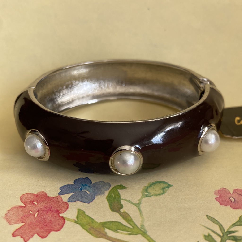 Beautiful Carol Lee Silvertone Hot Chocolate Enameled Faux Pearl Hinged Bracelet